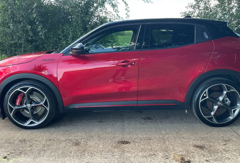 Alfa Romeo e-Junior 54 kWh Elettrica 280 Veloce Veloce Full Options toit ouvrant etc... Prix tvac Garantie possible Mai 2033