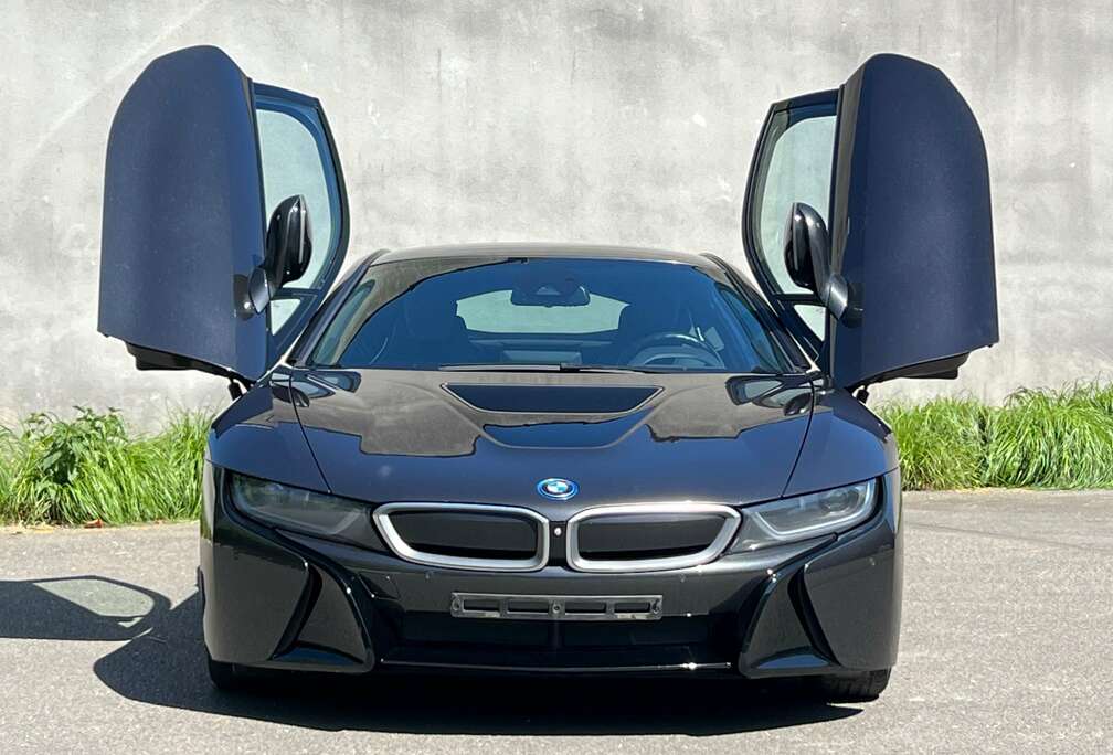 BMW i8 11.6 kWh PHEV (266 kW)