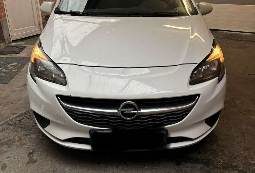 Opel 1.2i Black Edition