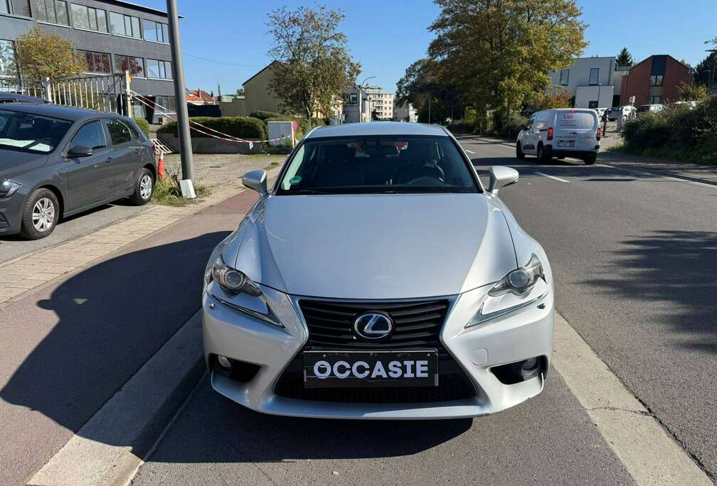Lexus IS 300h 2.5i Business Edition E-CVT