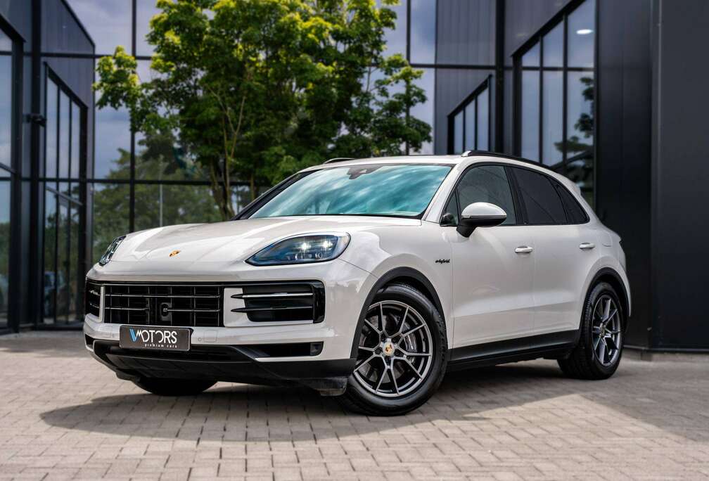 Porsche V6 E-Hybrid - Sport Exhaust - PASM - HUD - ACC - Pano - BOSE - Passenger Display