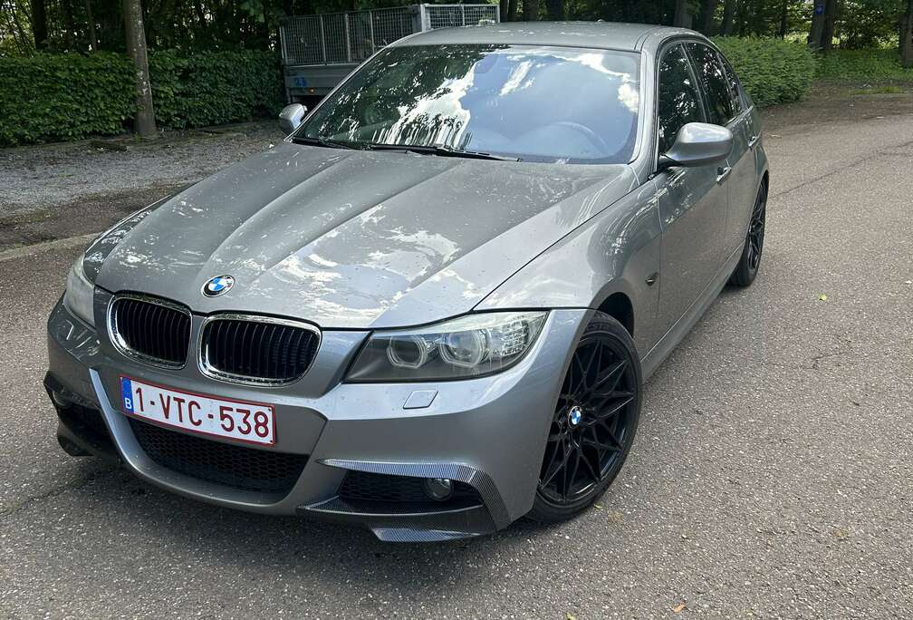 BMW 320i