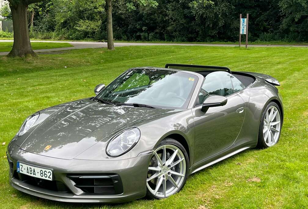 Porsche Carrera 992 Cabirolet