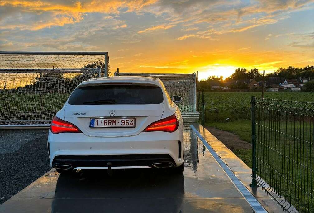 Mercedes-Benz Shooting Brake 7G-DCT AMG Line