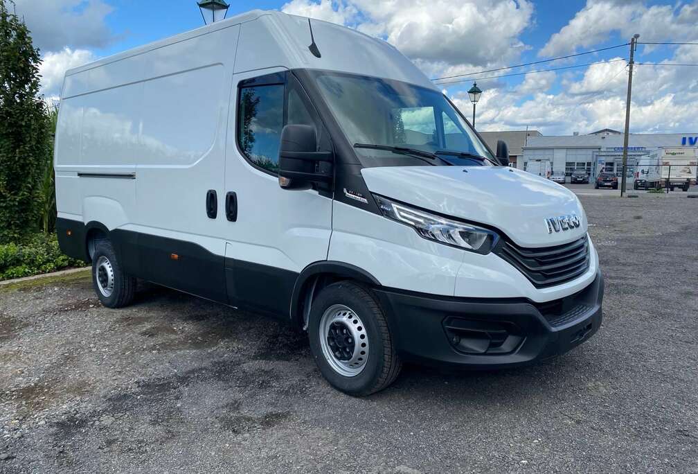 Iveco 35S18HA8