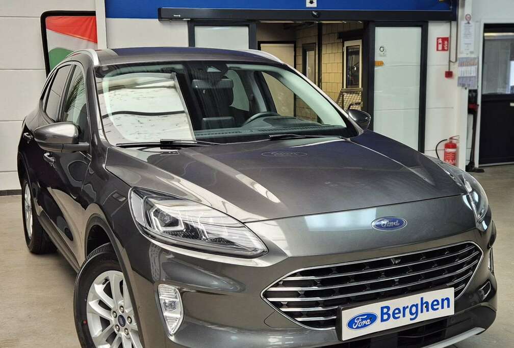 Ford Titanium FHEV AUT