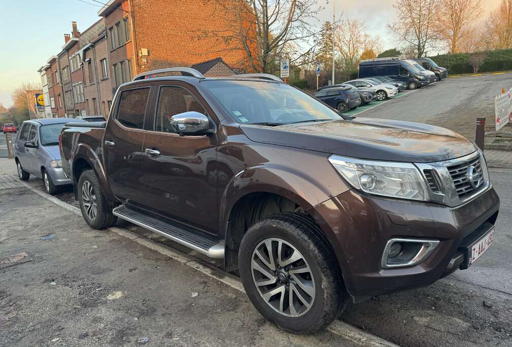 Nissan DOUBLE CABINE AUTOMATIC CARNET D\'ENTRETIEN complet