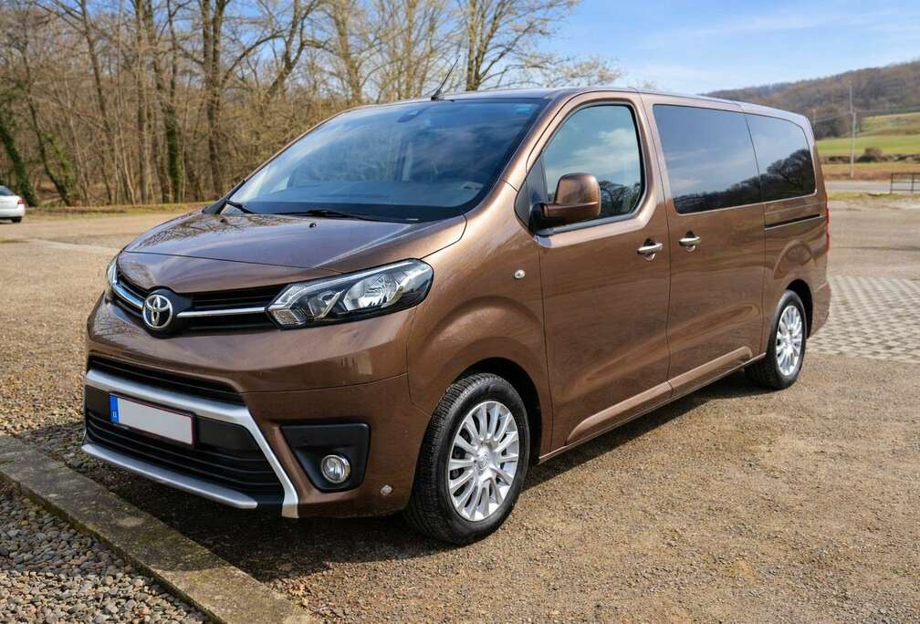 Toyota Proace 8 places diesel, car Pass, prêt à immatricu