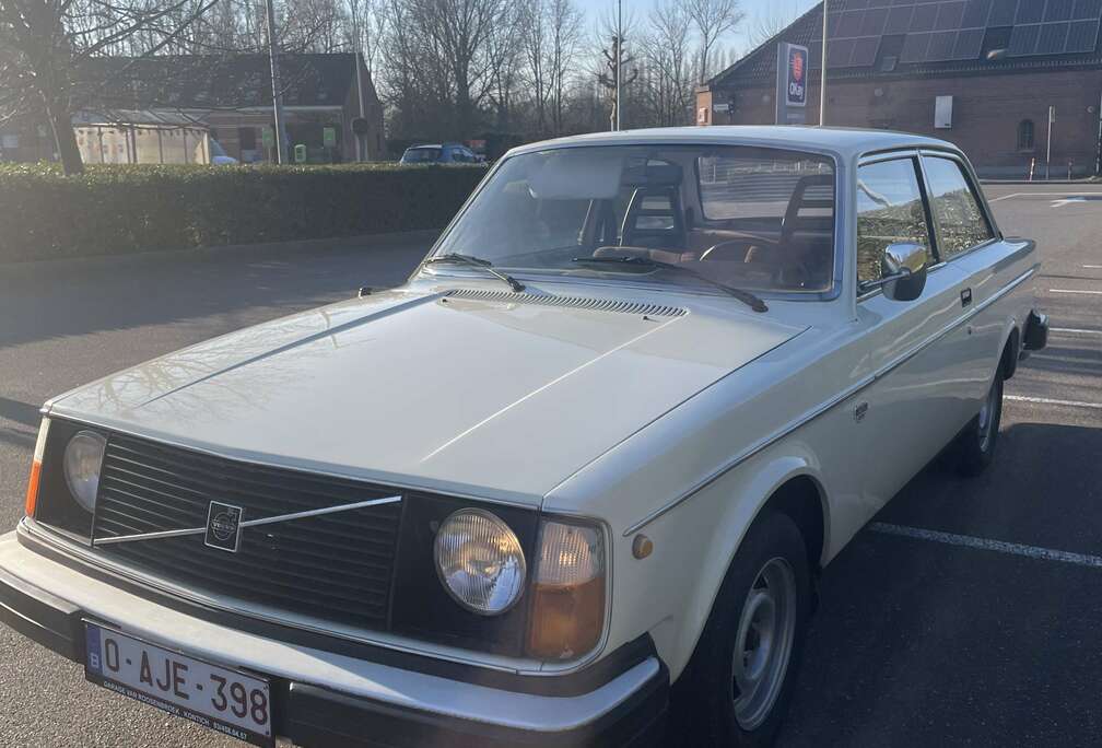 Volvo 242L