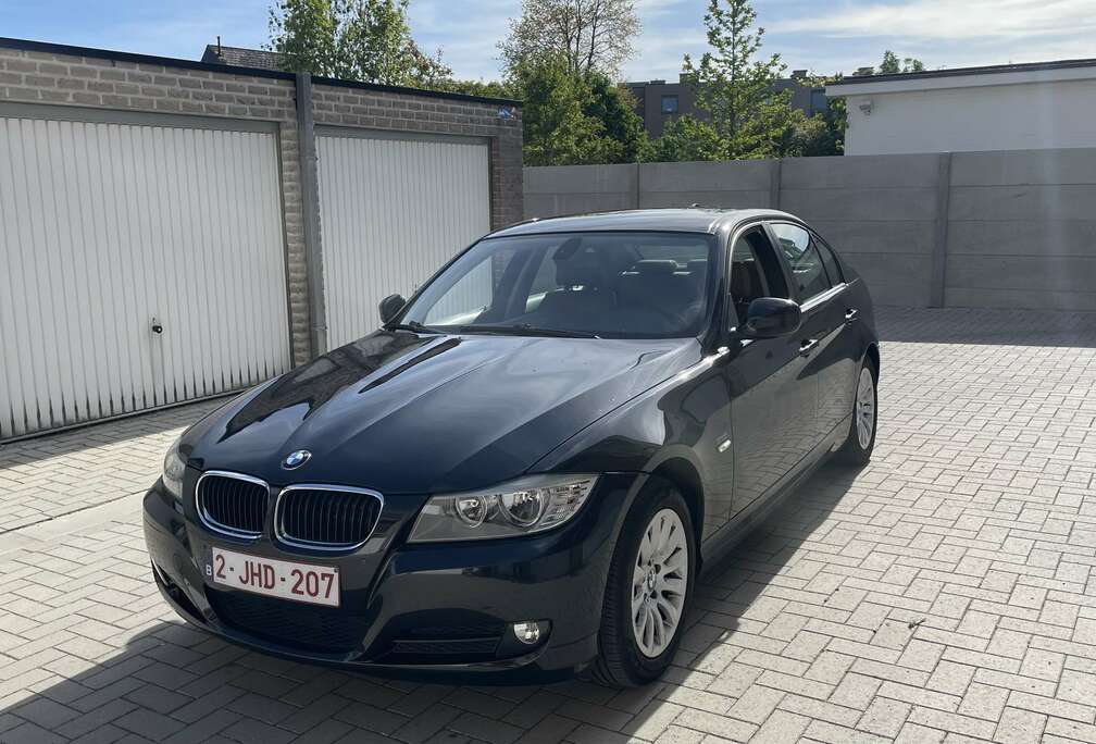 BMW 318i 2009, 182000km Automaat