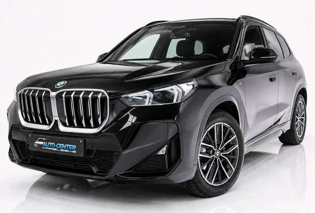 BMW X1 1.5iAS sDrive18 M-sportpack met panoramisch open dak
