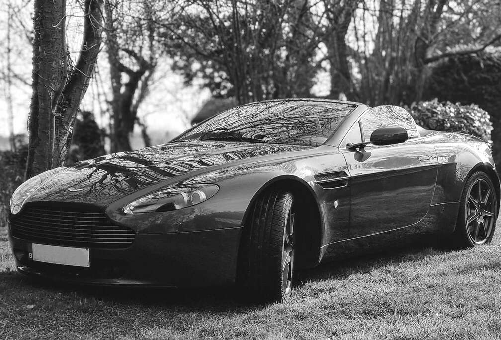 Aston Martin roadster