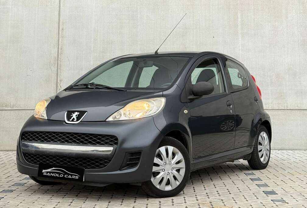 Peugeot 107 1.0i Trendy  Bluetooth