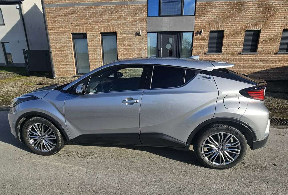 Toyota Hybrid 1.8i VVT-i C-Hic Mono-Tone E-CVT