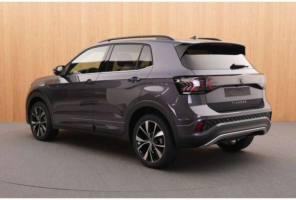 Volkswagen R-Line 1.5 TSI 110KW-150CV DSG7 - Jantes 18 - Came