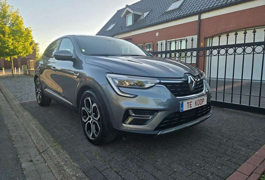 Renault E-TECH Hybrid Intens