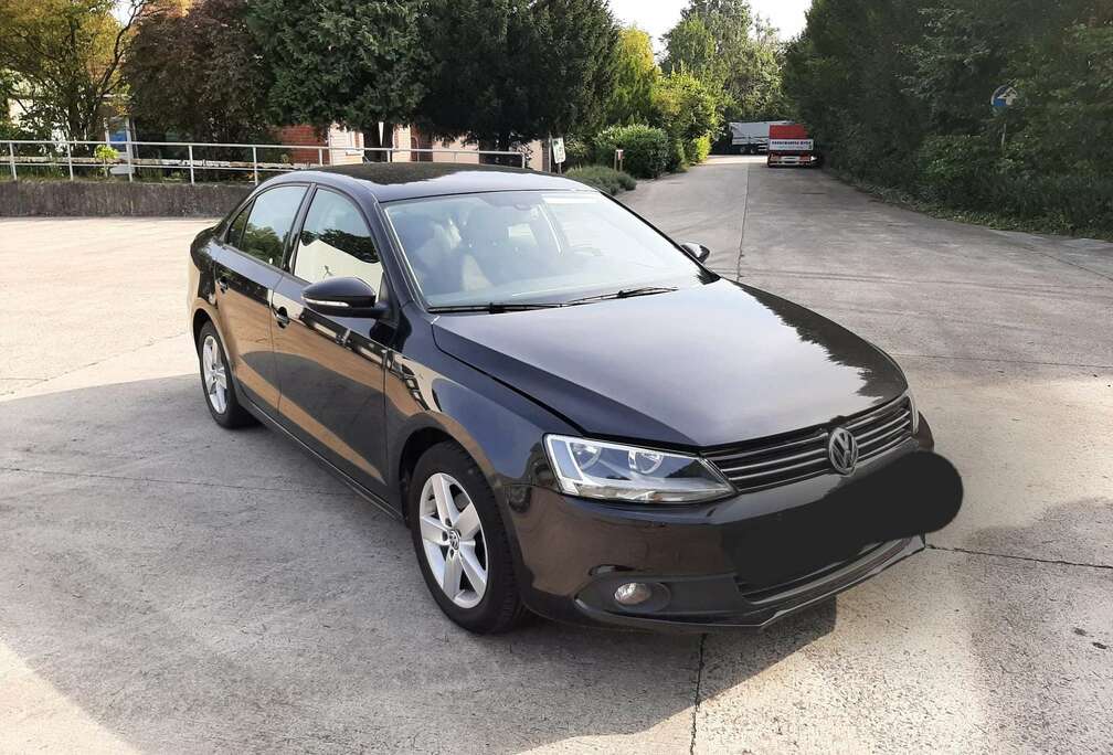 Volkswagen Jetta 1.6 TDI DSG Blue Motion Technology Trendline