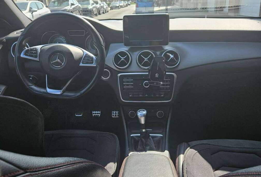 Mercedes-Benz (CDI) d AMG Line