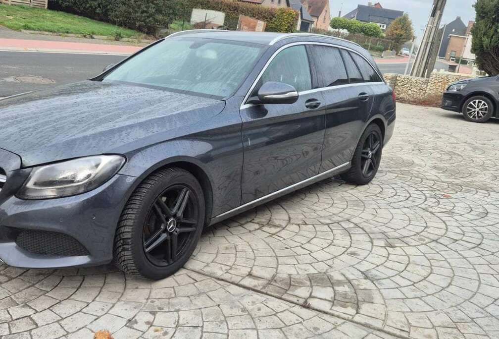Mercedes-Benz C 180 d DEMARRE PAS