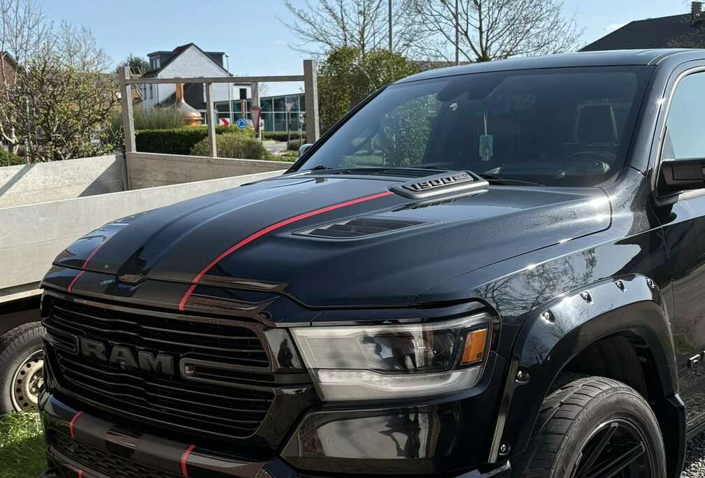 Dodge RAM 1500 Crew Cab 4x4 - Larami Night