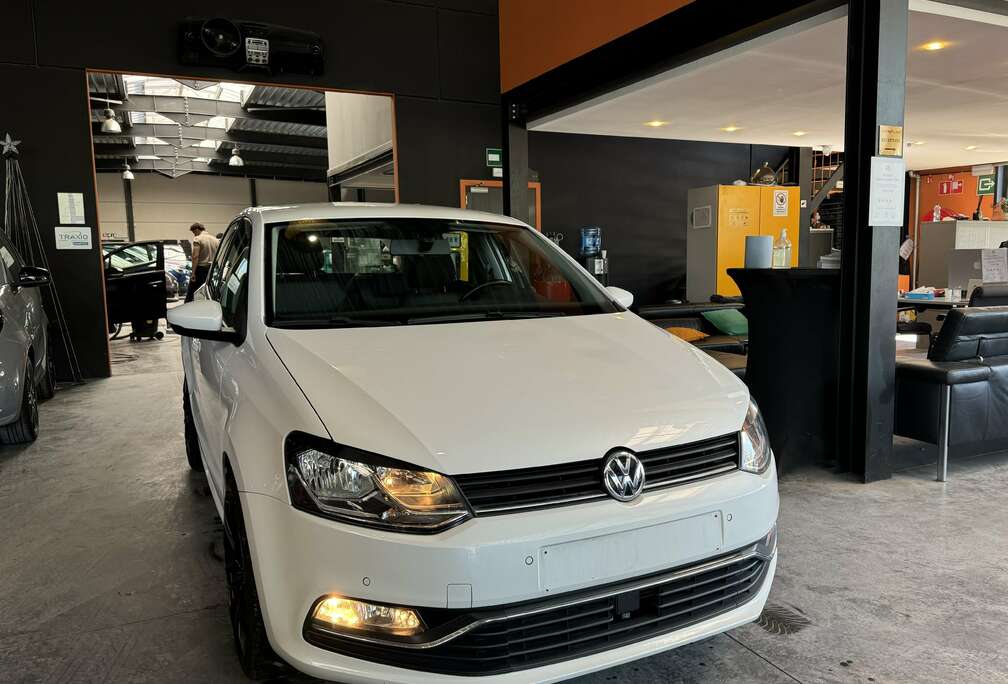 Volkswagen 1.0i - A/C - MEDIA/TEL - REGULATEUR  DE VITESSE - 5 PORTES
