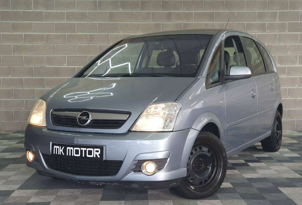 Opel 1.6 ESSENCE 105CV - BOITE AUTO - CAPTEURS - CLIM