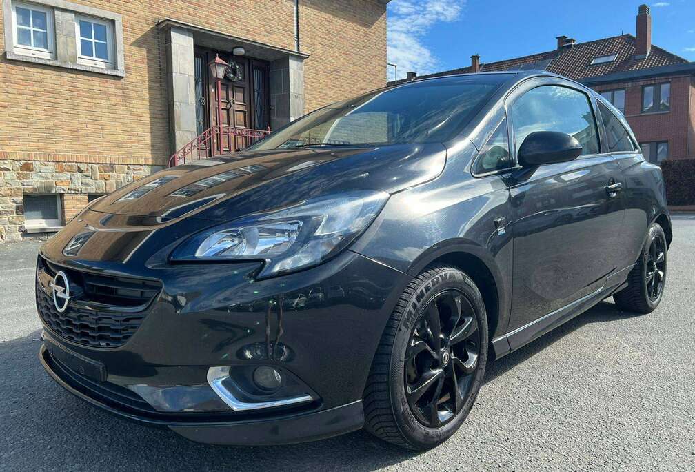 Opel Corsa 1.4i Black Edition