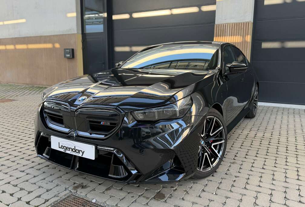 BMW M5 PHEV 4.4 AS (535 kW)
