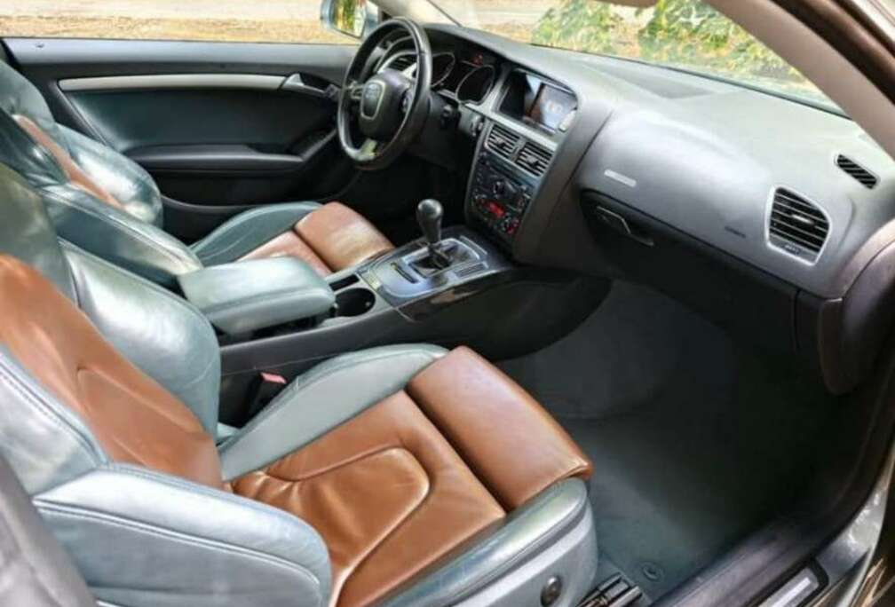Audi Coupé 3.2i V6 FSI Multitronic