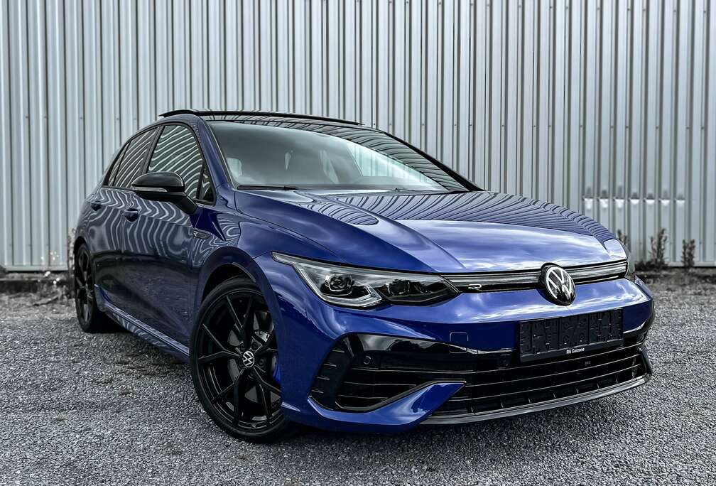 Volkswagen VIII R Performance 2.0 TSI DSG PANO/AKRA/DCC/NAPPA
