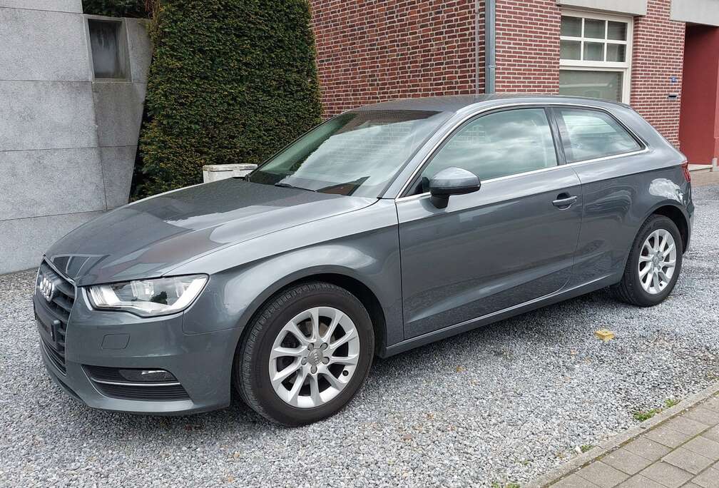 Audi 2.0 TDI  3-deurs 150 pk Tradition