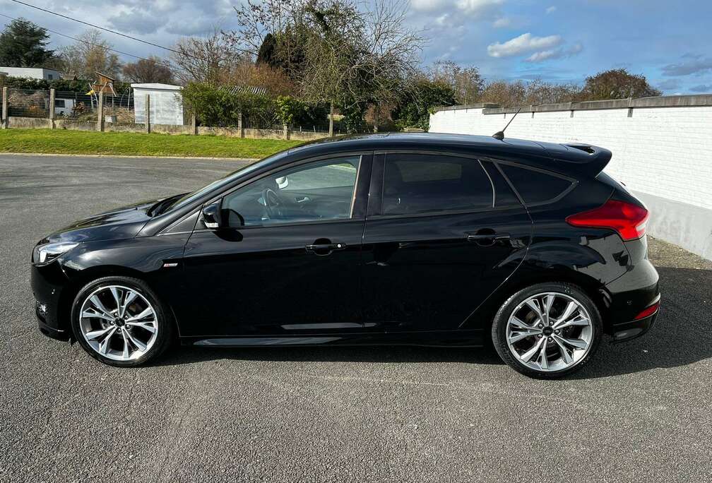 Ford Focus 1.0 EcoBoost ST Line