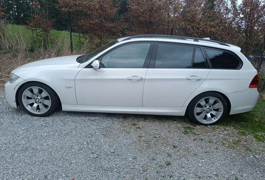 BMW Touring 320i 170ch Sport Design A