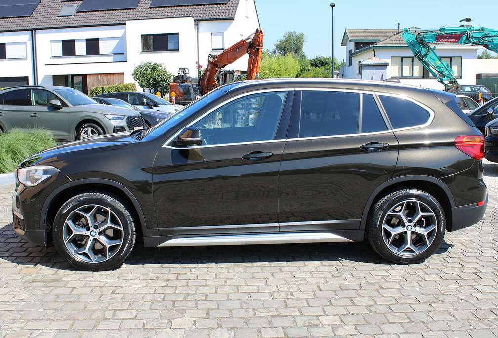 BMW 1.5iA sDrive18 Automaat ! Leder Pano !!
