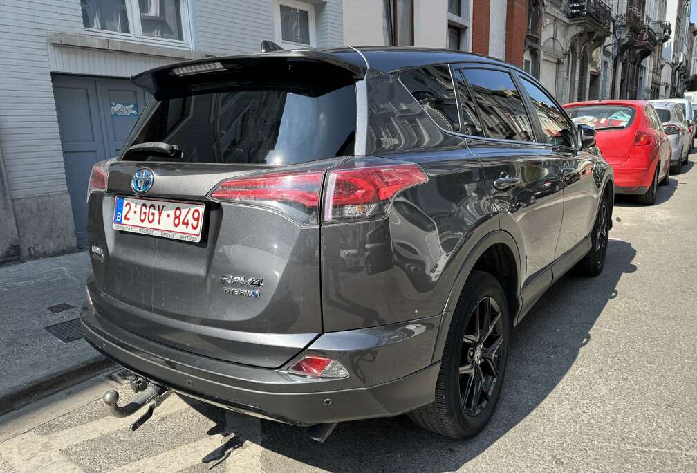 Toyota Hybride 2WD Black Edition