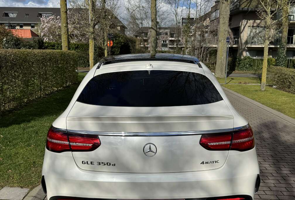 Mercedes-Benz d Coupe 4Matic 9G-TRONIC Exclusive