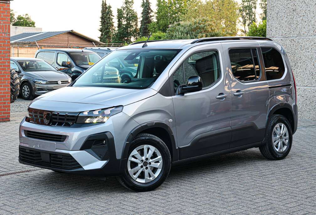 Peugeot MULTIFUNCTIONEELSTUUR*VIRTUAL-COCKPIT*LEDKOPLAMPEN*PARKEERSENSOREN-V+A*