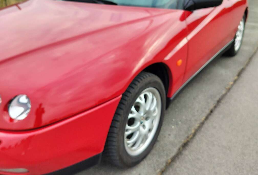 Alfa Romeo 2.0i Lusso