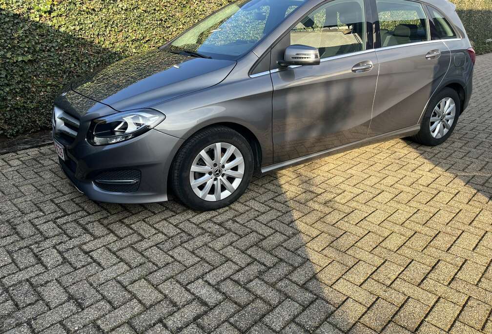 Mercedes-Benz B 180 d Peak Edition