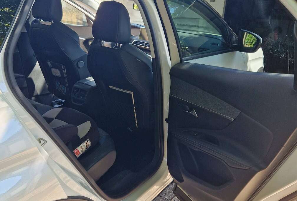 Peugeot 3008 1.2 PureTech Allure (EU6.2)