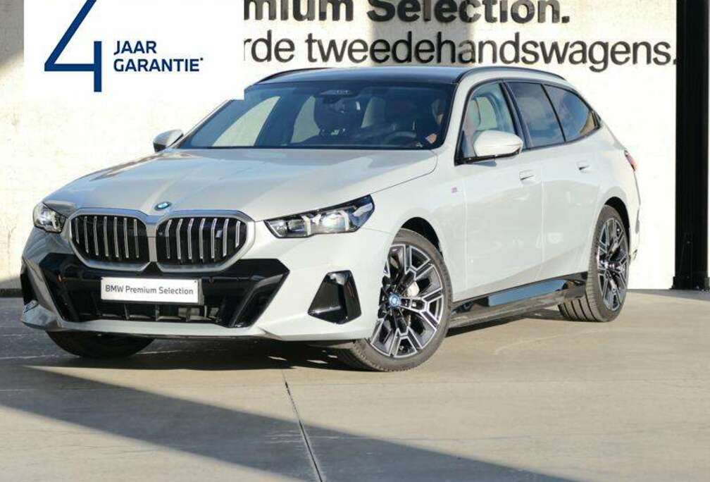 BMW eDrive40 Touring M Sport INDIVIDUAL