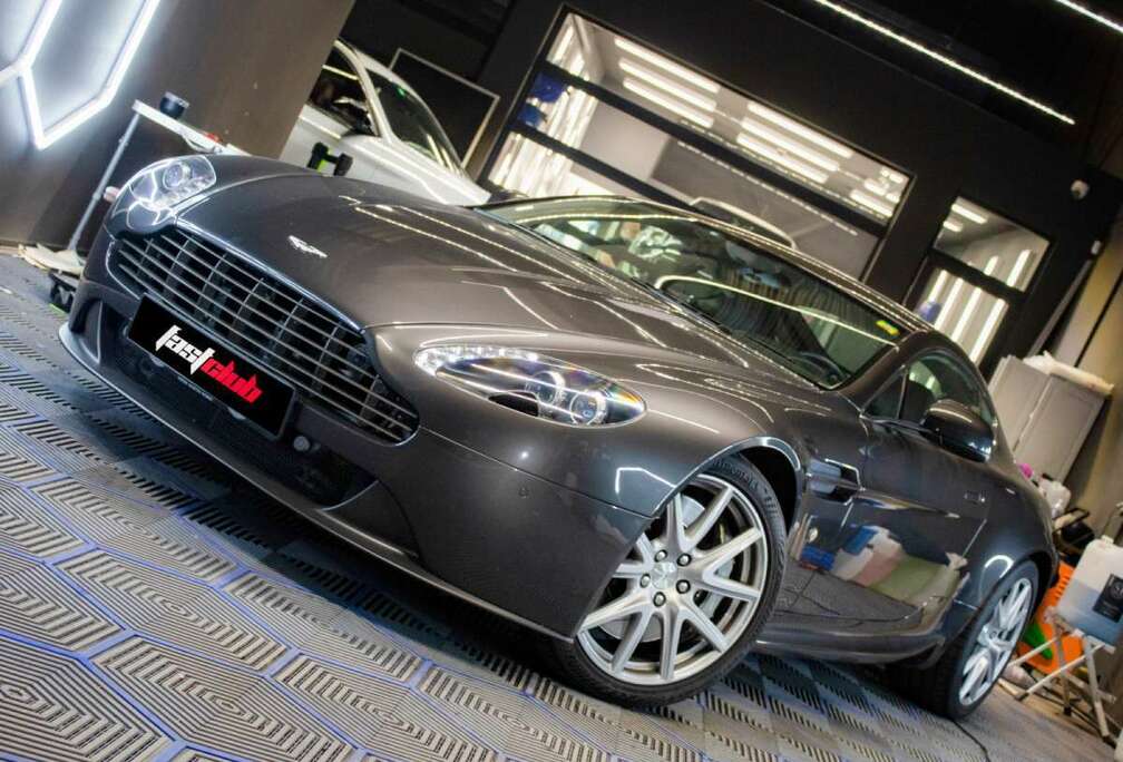 Aston Martin Vantage *MY 12.25* 4.7 426 CV QUANTUM SILVER