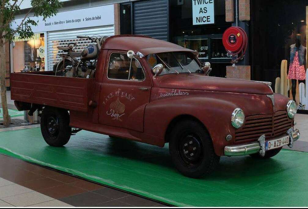 Peugeot 203 U8 Pickup