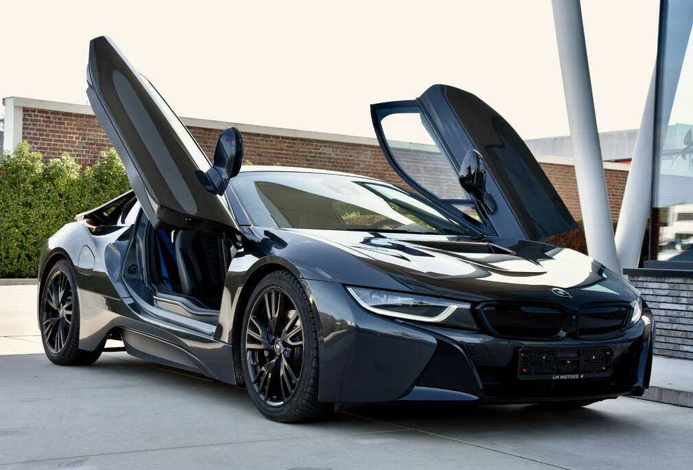 BMW i8 11.6 kWh PHEV **COUPE** 60 000KM