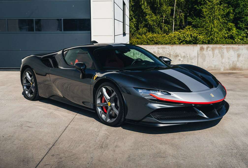 Ferrari Grigio Silverstone / Lift / Carbon / First owner