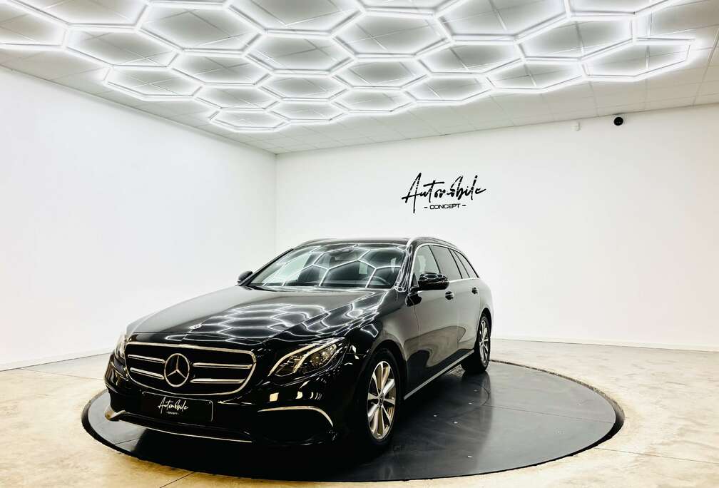 Mercedes-Benz 1AN GARANTIECAMERAREMORQUELEDCARNET