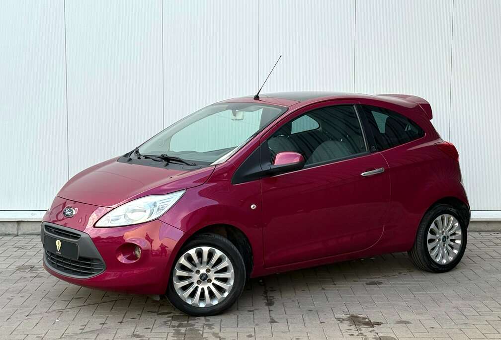 Ford 1.2 i  GARANTIE  Airco  Panoramisch Dak