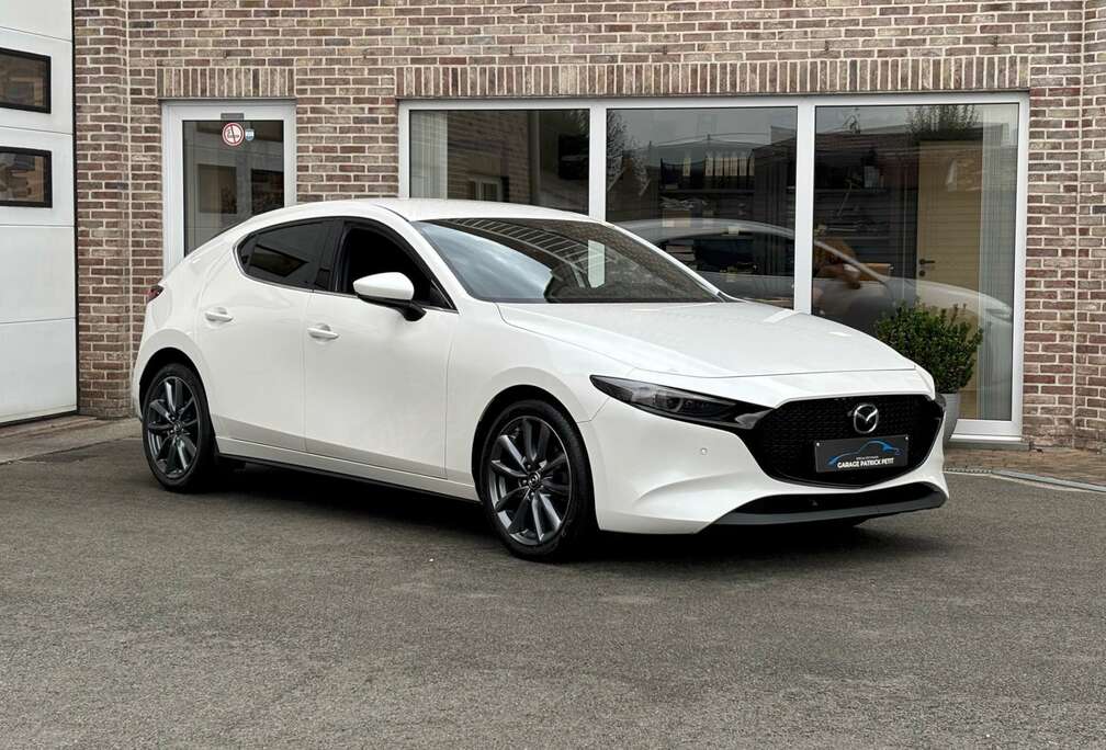 Mazda 3 2.0 M-HYBRID / Camera / Apple / 54000km