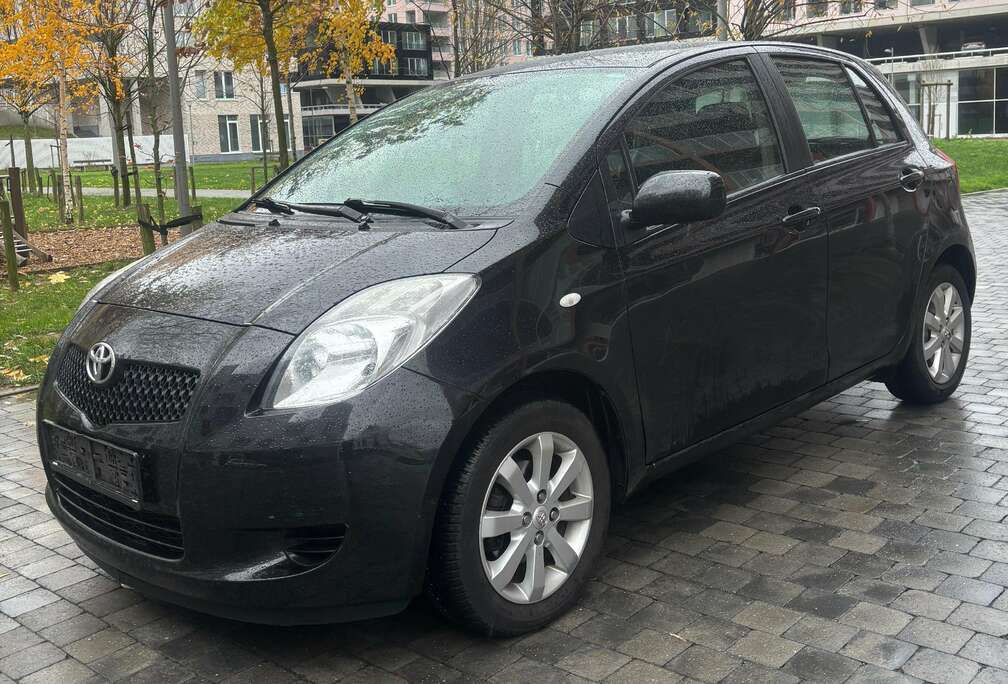 Toyota Yaris 1.0i VVT-i Luna