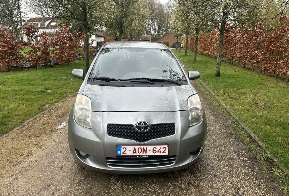 Toyota 1.3i VVT-i 16v Linea Sol